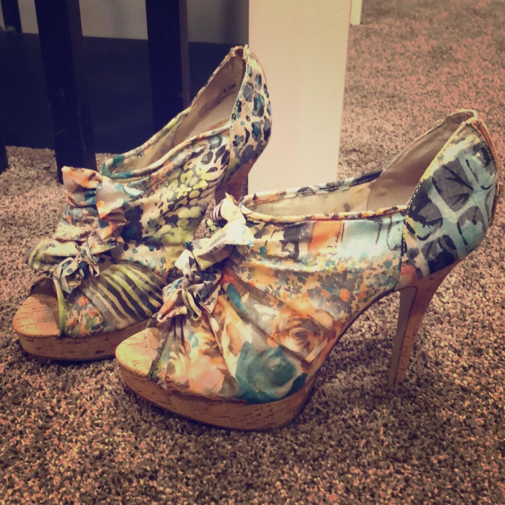 Ruffle front pumps